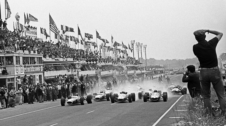 Start of the 1967 French Grand Prix.