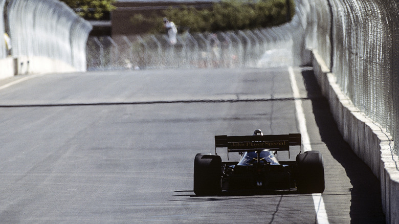 Nigel Mansell in his Lotus at the 1984 Dallas Grand Prix.