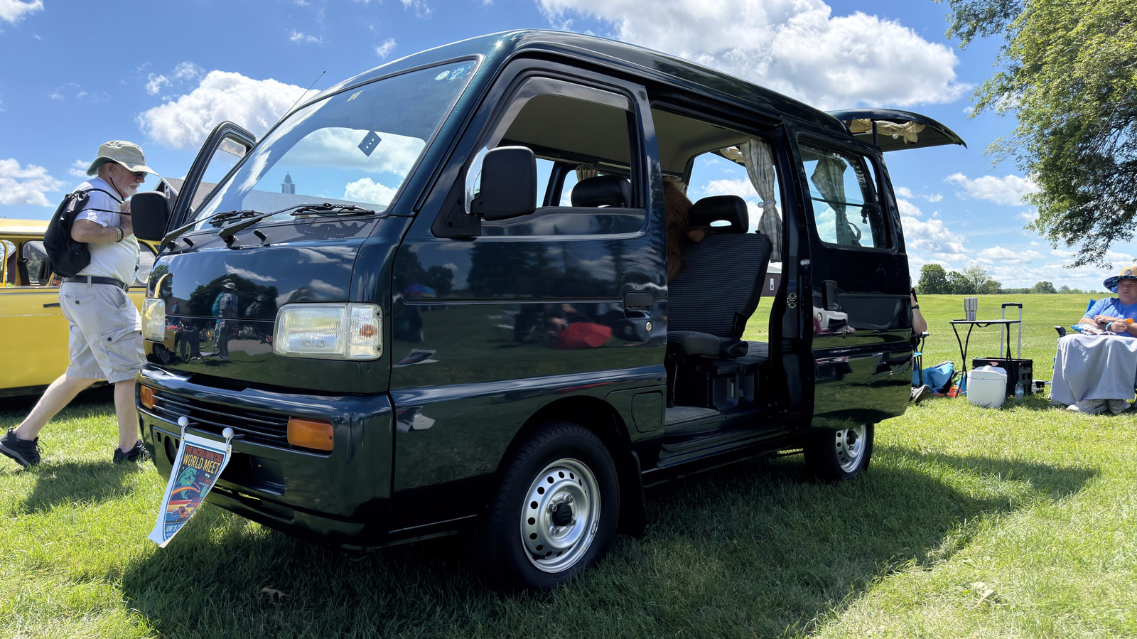 Finally, Alaskans Can Daily 25-Year-Old Japanese Kei Trucks