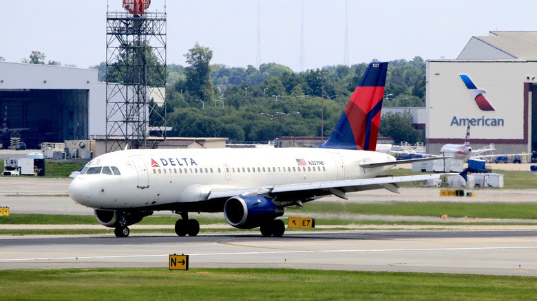 Delta Air Lines Airbus A319 Aircraft, Charlotte Douglas International Airport