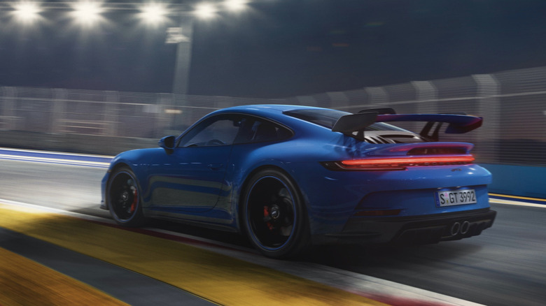 2022 Porsche 911 GT3 rear 3/4