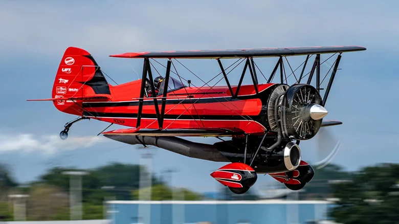 For One Week a Year, This Tiny Wisconsin Airport Becomes the World’s Busiest