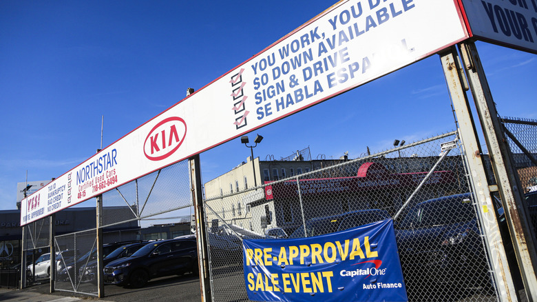View of a used car dealership in Astoria, Queens New York on January 19, 2022. Inflation spiked to its highest level in four decades, sending consumer prices soaring 7 percent for the year ended. The highest annual increase since June 1982 for the Consumer Price Index, a key indicator of inflation that tracks the costs of goods and services, including used car sales, groceries and rent, according to data released by the Bureau of Statistics. Labor.