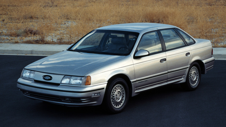 Front-quarter view of a 1989 Ford Taurus SHO