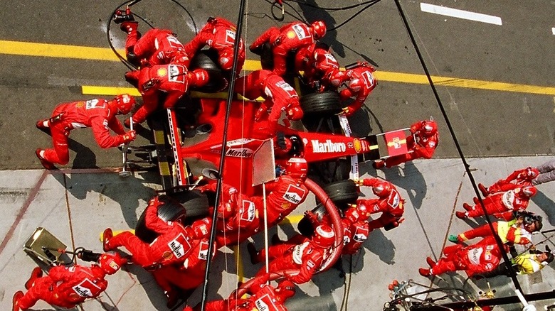 A Ferrari pit stop at the 2000 Italian Grand Prix.