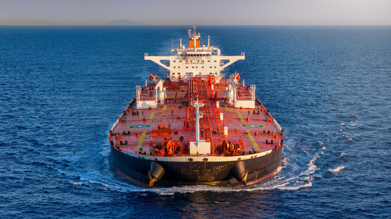 Oil tanker