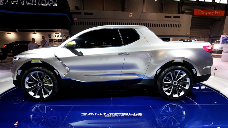 The Hyundai Santa Cruz on display.