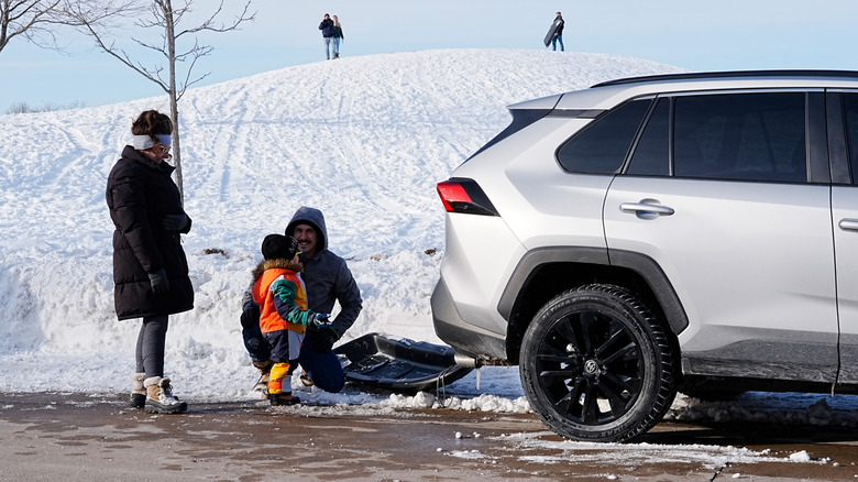 AltiMax tire on a silver SUV
