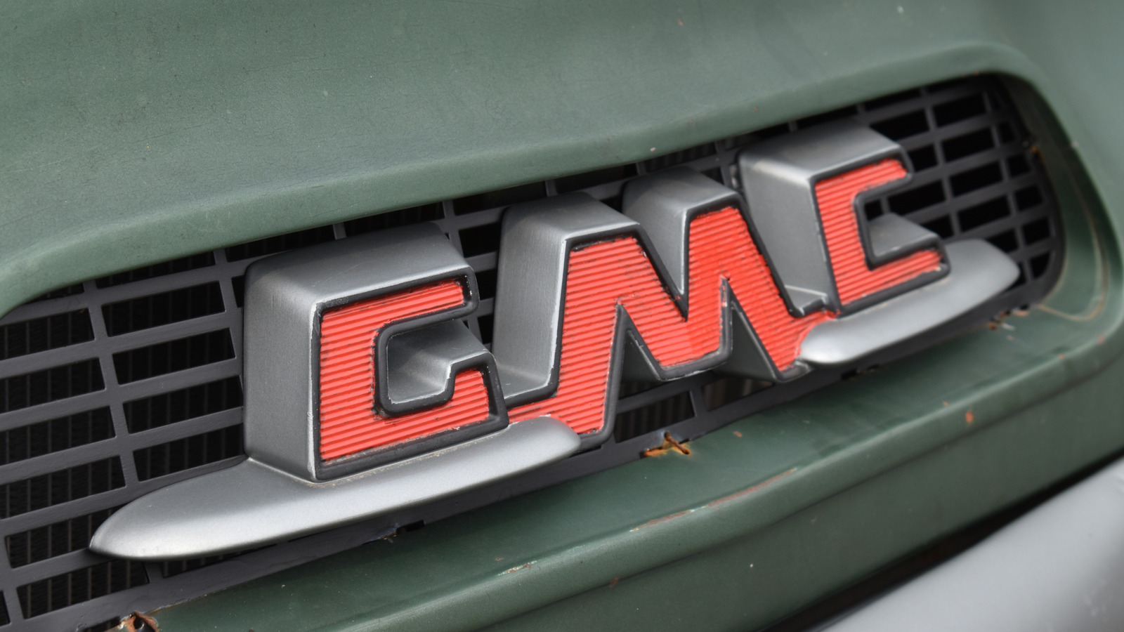 GM Once Built A V12 Engine That Weighed More Than An Original Mini Cooper