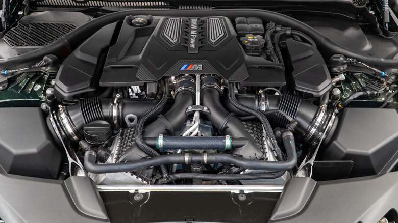 The V8 twin turbo engine of a BMW M5 Competition