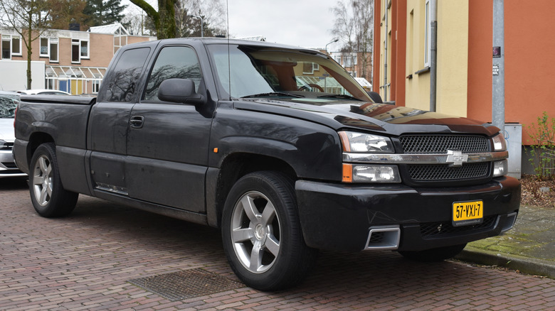 A 2005 Chevrolet Silverado parked on the streetside.