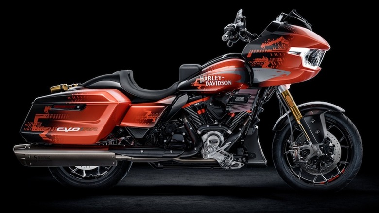 A side view of the 2025 Harley-Davidson CVO Road Glide RR