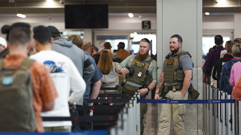 Long security line at the Atlanta airport