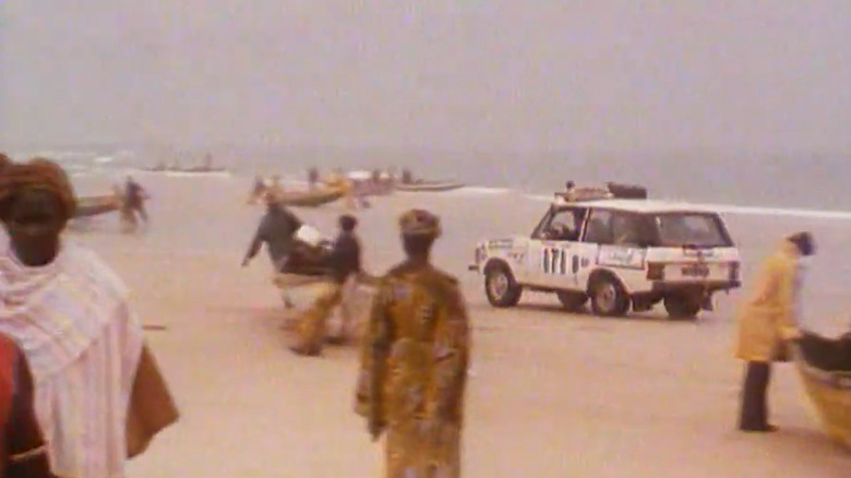 A Range Rover driving in the 1979 Paris-Dakar Rally, one of 13 Rovers in the race.