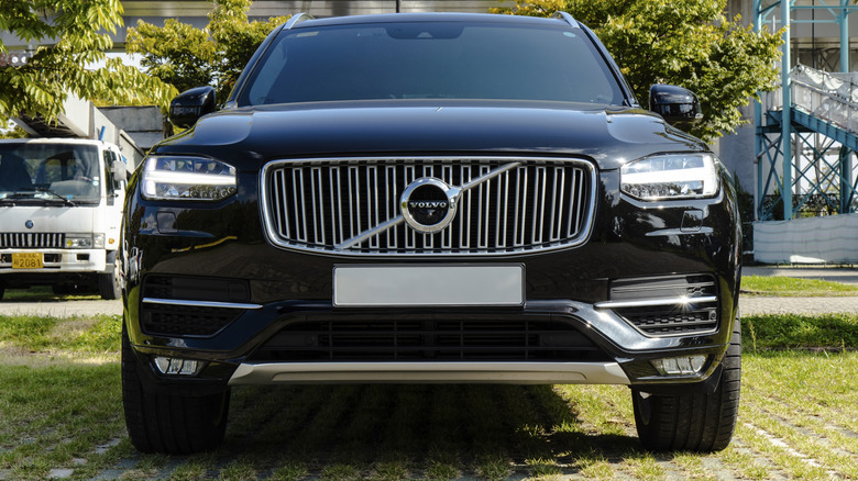 A front-end shot of a 2021 black Volvo XC90 SUV.