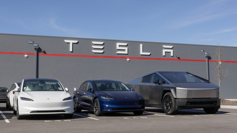 Tesla Service Center