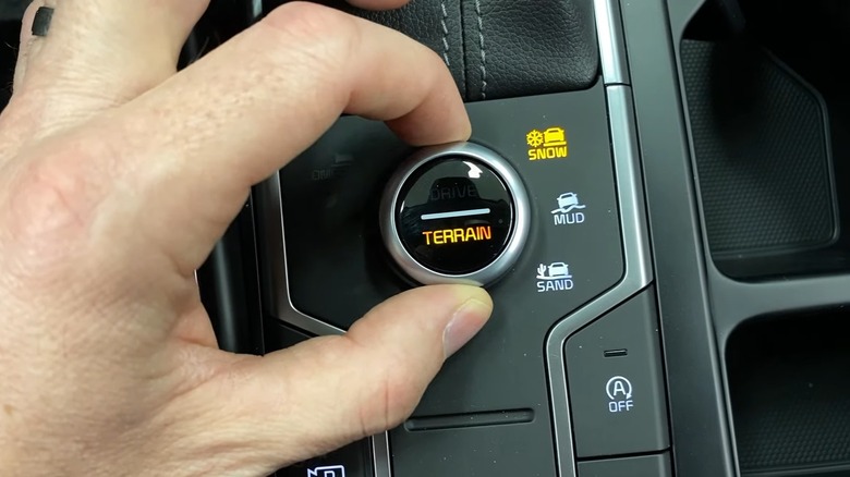A closeup of Kia's driving mode selection knob