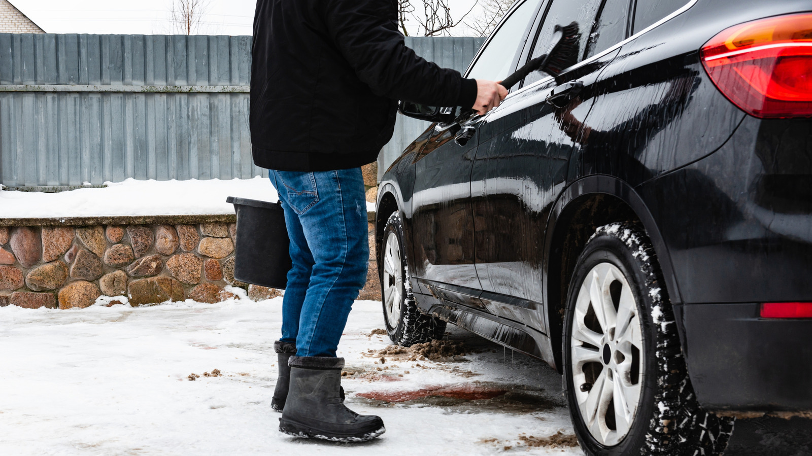 Here's How To Wash Your Car In Winter Without Turning It Into An Icicle