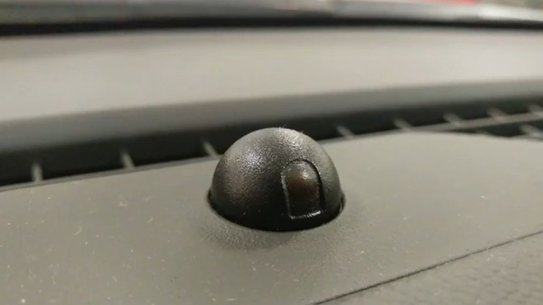 Sunload sensor on dash of car