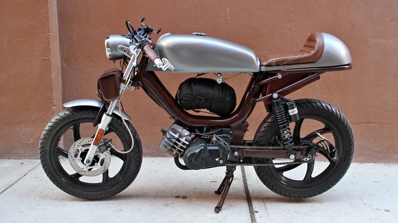Tomos Streetmate moped