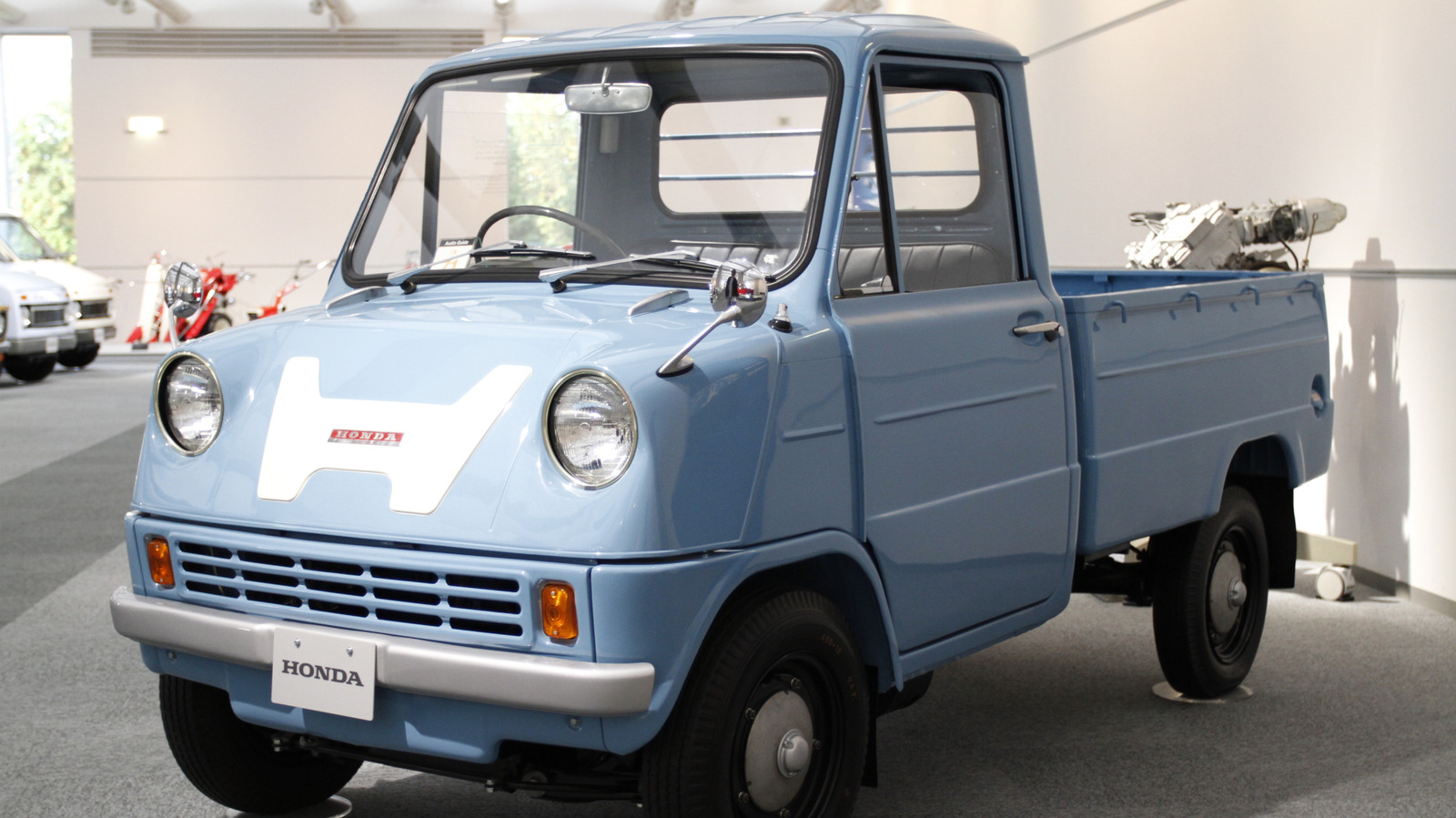 Honda's First Production Pickup Had The Smallest 4-Cylinder Truck Engine Ever