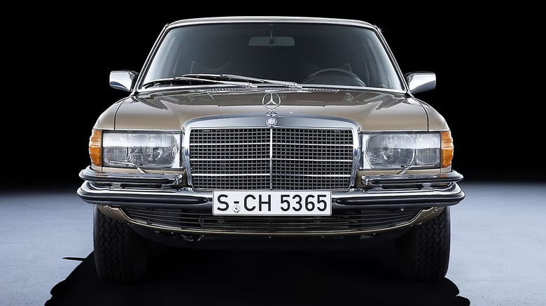 Front of a 1972 Mercedes-Benz 450 SEL
