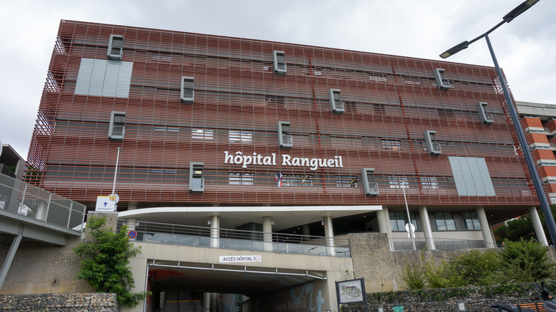 Main entrance and emergency department of Rangueil Hospital, a part of Toulouse University Medical Center, as seen at the exit of Téléo aerial tram station