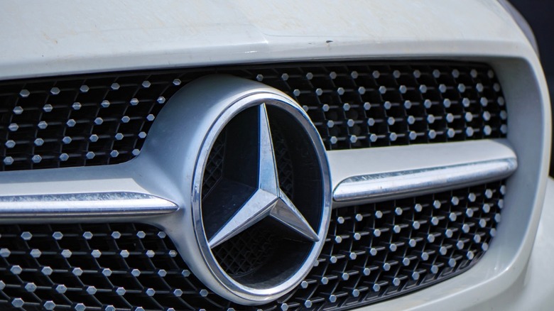 Close up of grille connected Mercedes-Benz vehicle
