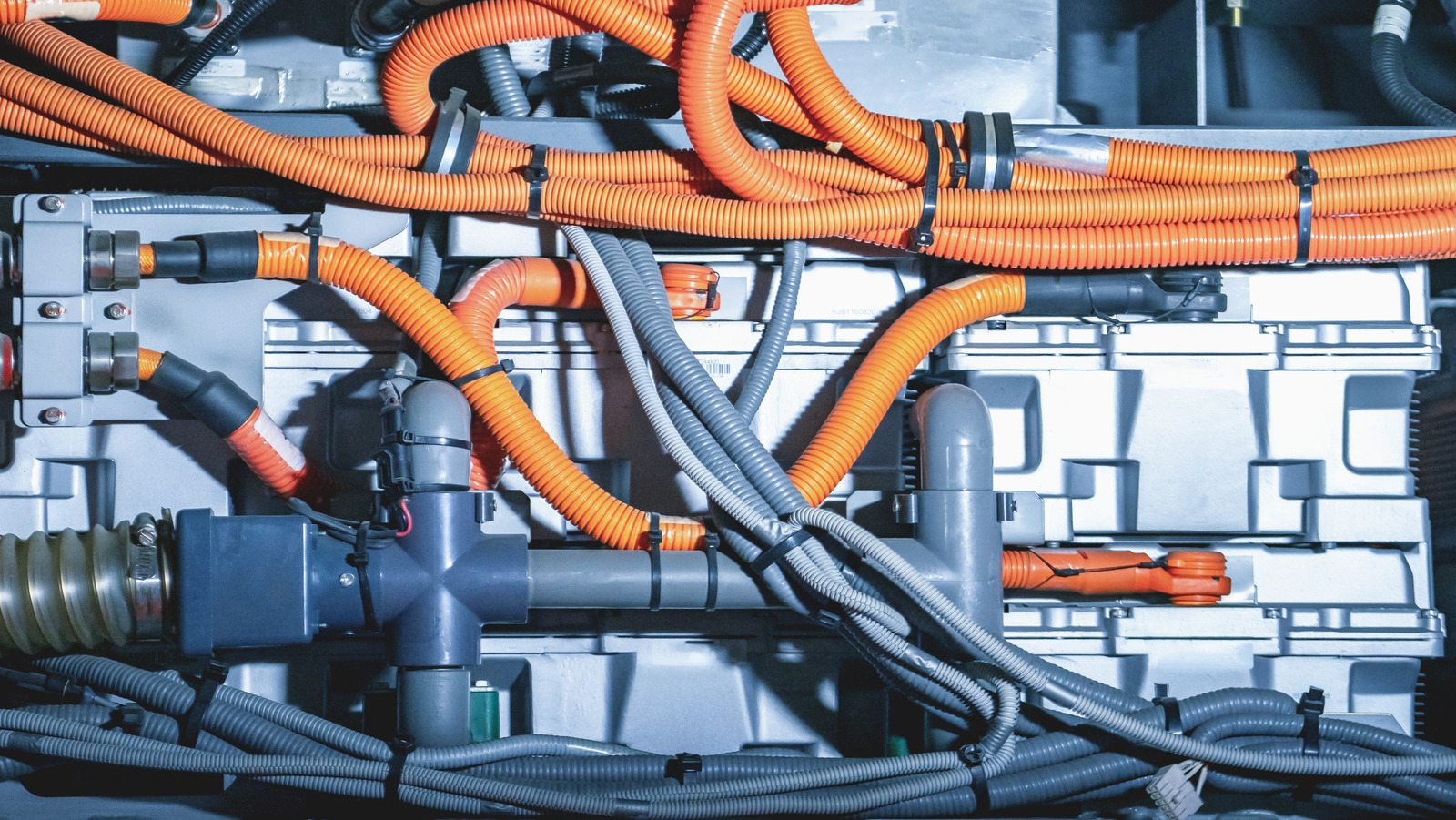 How Electric Vehicles Like Tesla's, Ford's & GM's Keep Batteries Cool