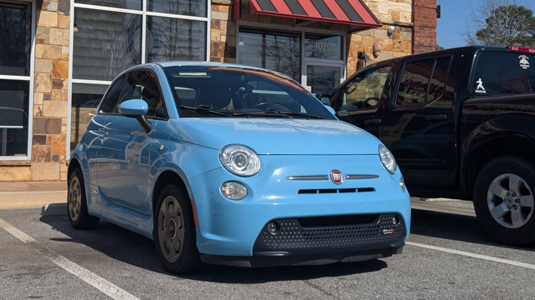 2015 Fiat 500e front 3/4