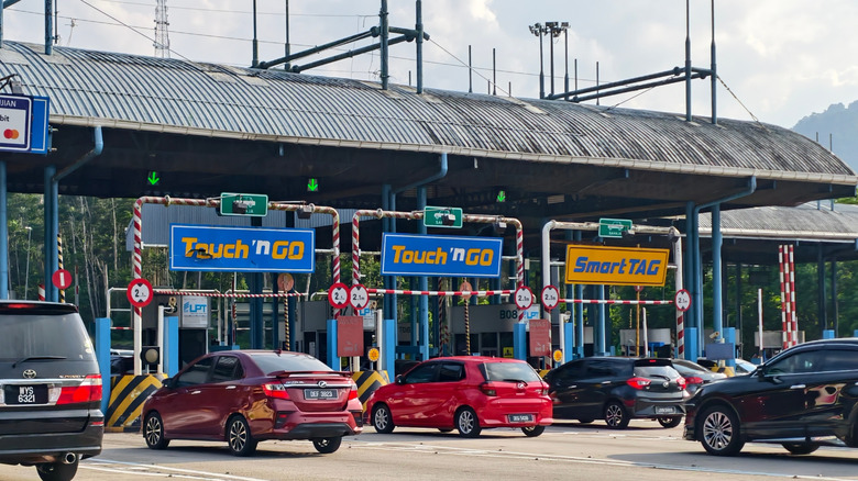 Malaysia's Touch 'n Go card and SmartTAG enable fast, cashless toll payments.