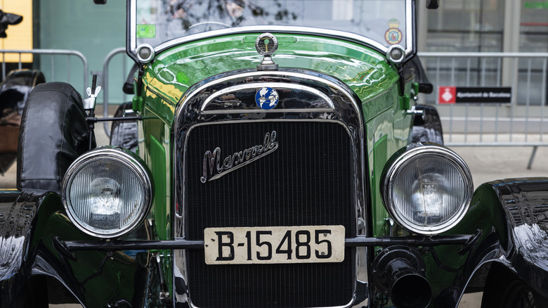 The front end of a green 1923 Maxwell 25C