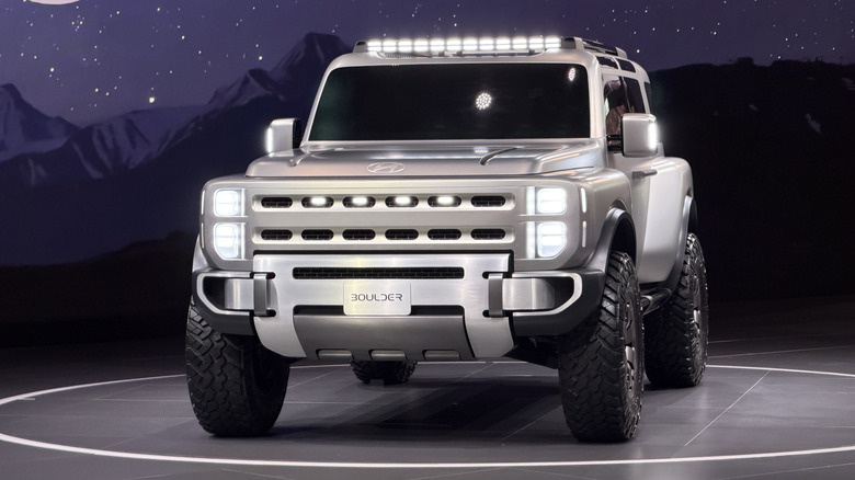 Front end of the Hyundai Boulder concept