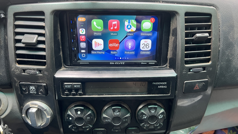 An Apple Carplay head unit installed in a 2006 Toyota 4Runner