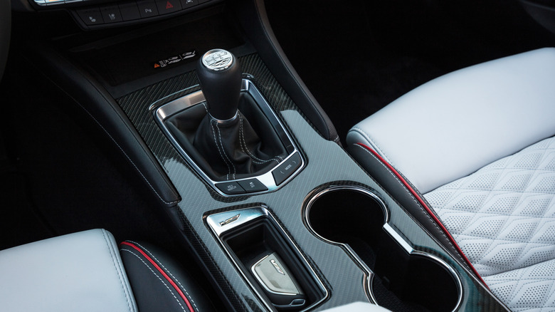 Cadillac CT4-V Blackwing manual shifter