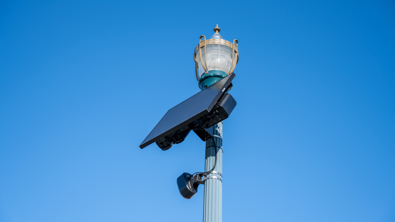 If You're Going To Smash License Plate Scanners, Maybe Cover Your Own Plate First