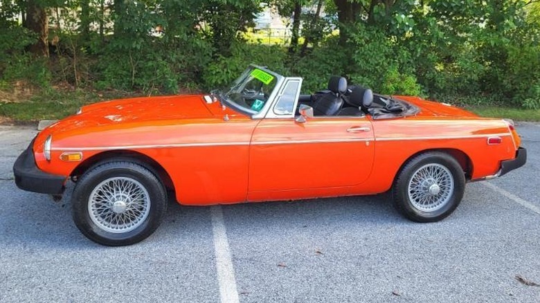 1979 MG B in orange