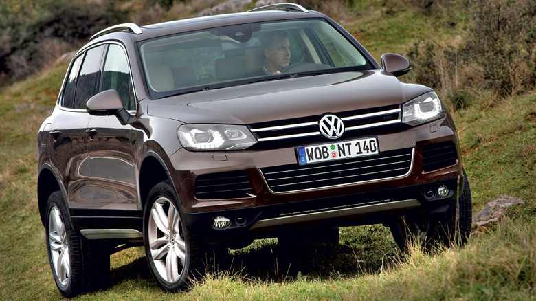 Brown VW Touareg