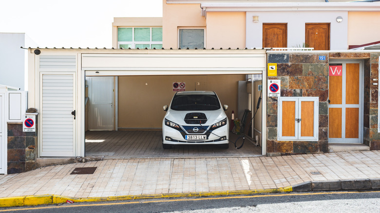 Charging a Nissan Leaf in Spain