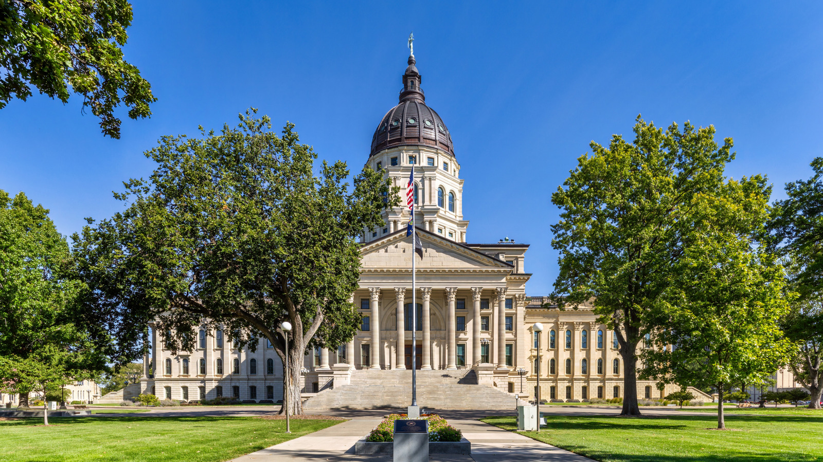 Kansas Revokes Licenses From Trans Drivers