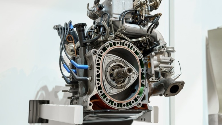 Rotary engine taken apart on a stand