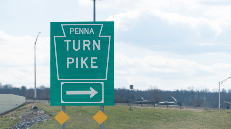 Road sign directing travelers onto the Pennsylvania Turnpike