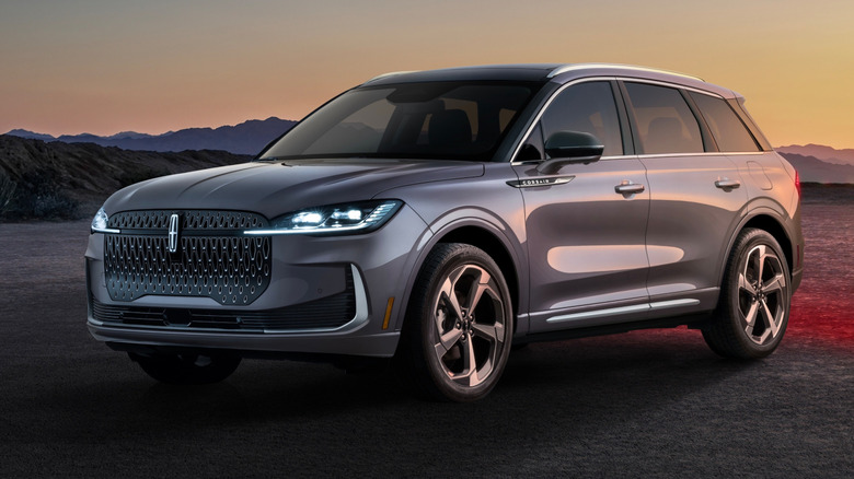 New Lincoln Corsair Hybrid from the front three-quarter
