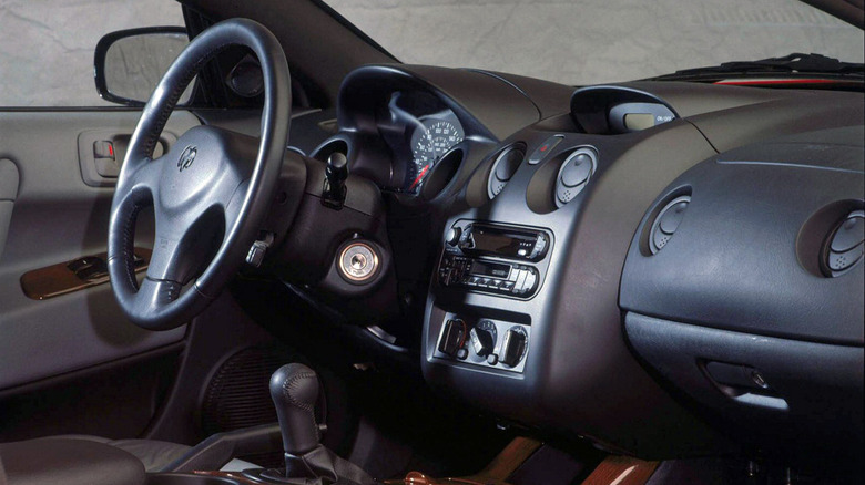 red Dodge Stratus R/T coupe interior
