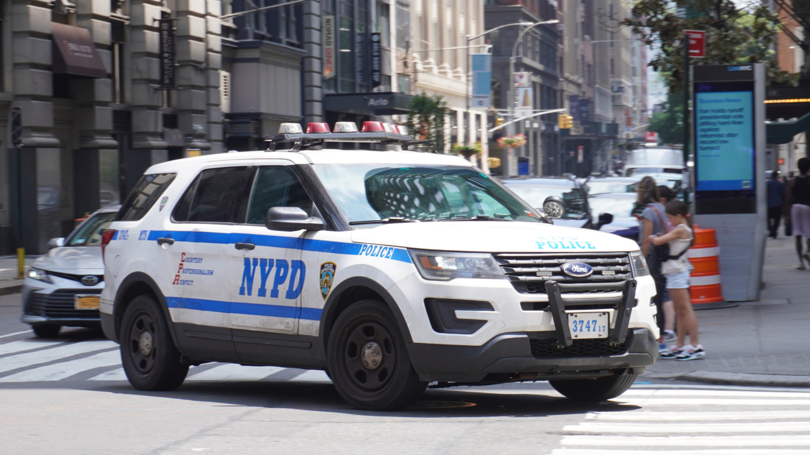 Makeup-applying Cop Who Ran Over Sleeping Man And Dragged Him To His Death Won't Face Charges