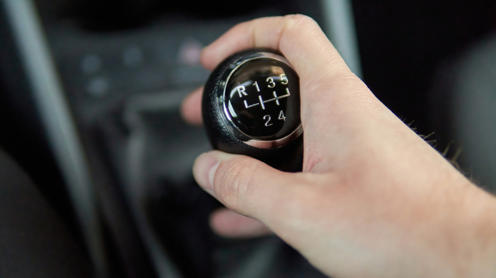 Manual Transmission Thwarts Thieves' Attempt To Steal A Woman's (Kia) Soul