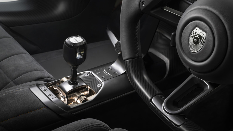 Shifter of a McLaren McL 6GT