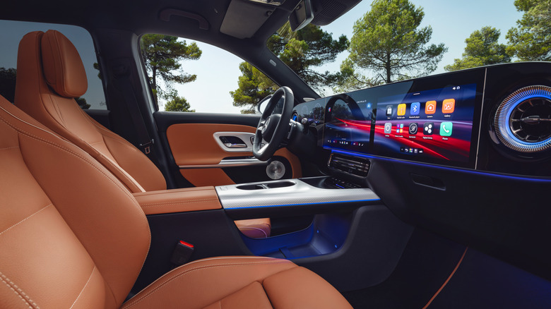 Dashboard and front seats of a new Mercedes-Benz GLB