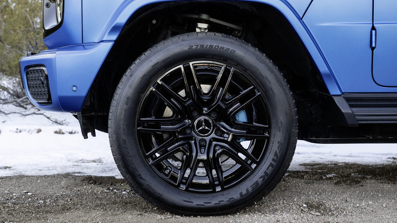 Mercedes-Benz G580 with EQ Technology wheel