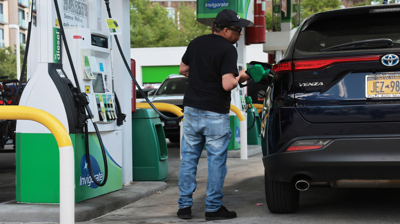 A man fills up his vehicle at a gas station in Brooklyn on June 01, 2026 in New York City.
